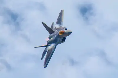 F-22飞行