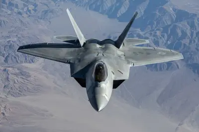 F-22侧面